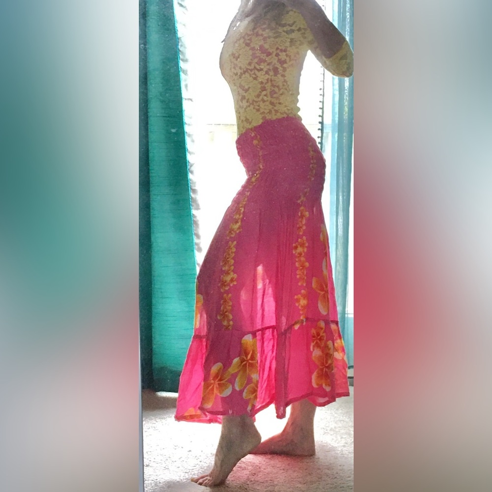 Maxi skirt pink w floral print. OSFM. NEW